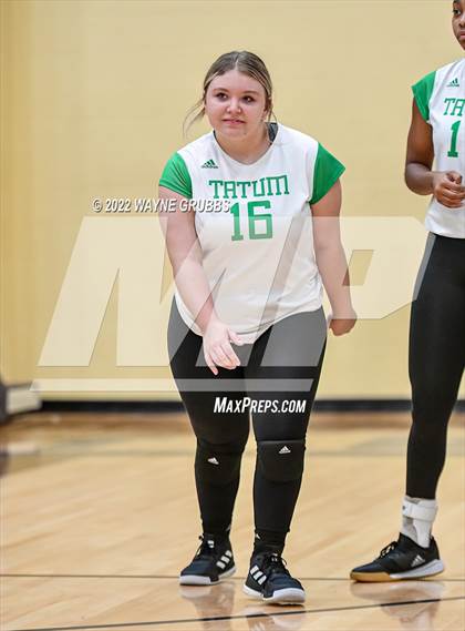 Thumbnail 1 in Tatum vs. White Oak (UIL 3A Region Quarterfinal Playoff) photogallery.