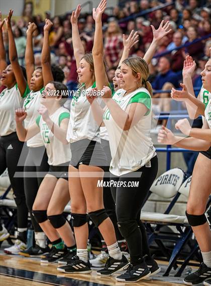 Thumbnail 1 in Tatum vs. White Oak (UIL 3A Region Quarterfinal Playoff) photogallery.