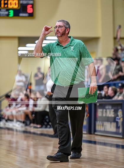 Thumbnail 3 in Tatum vs. White Oak (UIL 3A Region Quarterfinal Playoff) photogallery.