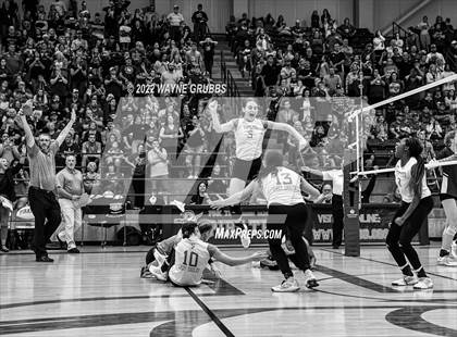 Thumbnail 1 in Tatum vs. White Oak (UIL 3A Region Quarterfinal Playoff) photogallery.