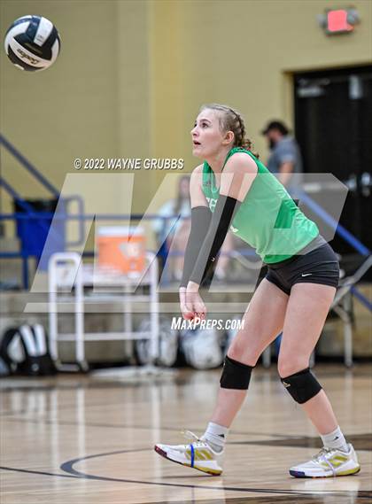 Thumbnail 2 in Tatum vs. White Oak (UIL 3A Region Quarterfinal Playoff) photogallery.