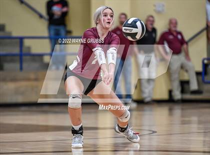 Thumbnail 2 in Tatum vs. White Oak (UIL 3A Region Quarterfinal Playoff) photogallery.