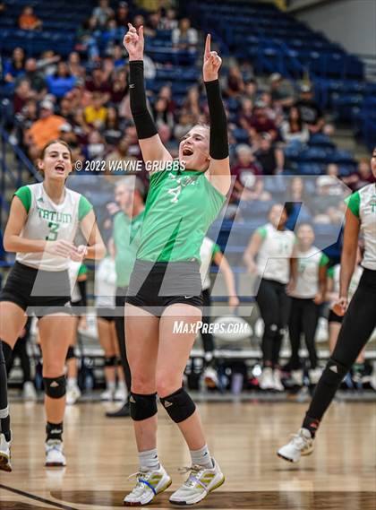 Thumbnail 2 in Tatum vs. White Oak (UIL 3A Region Quarterfinal Playoff) photogallery.