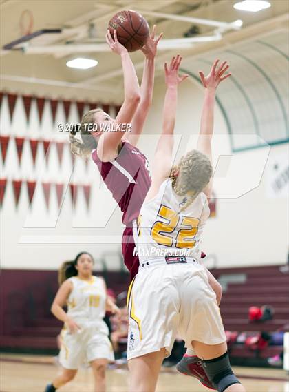 Thumbnail 3 in Soquel vs. Santa Cruz (SCCAL Semifinal) photogallery.