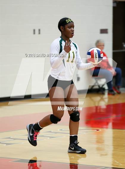 Thumbnail 2 in DeSoto @ Cedar Hill photogallery.