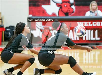 Thumbnail 1 in DeSoto @ Cedar Hill photogallery.