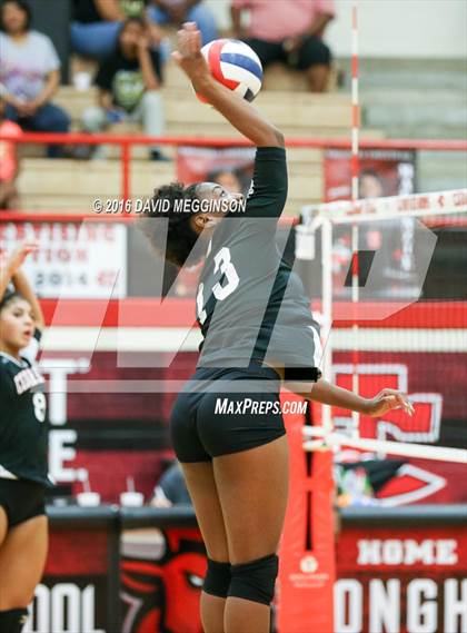 Thumbnail 1 in DeSoto @ Cedar Hill photogallery.