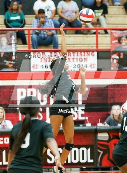 Thumbnail 3 in DeSoto @ Cedar Hill photogallery.