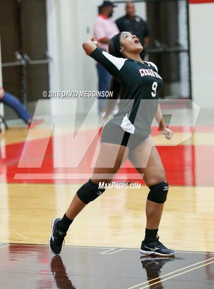Thumbnail 1 in DeSoto @ Cedar Hill photogallery.