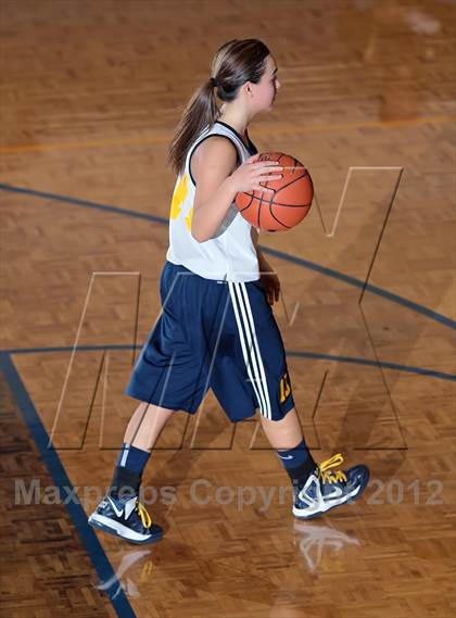 Thumbnail 1 in JV: Morristown-Hamblen East @ Seymour photogallery.