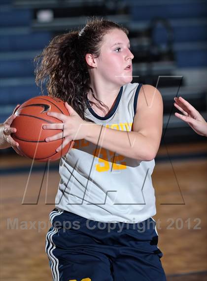 Thumbnail 3 in JV: Morristown-Hamblen East @ Seymour photogallery.