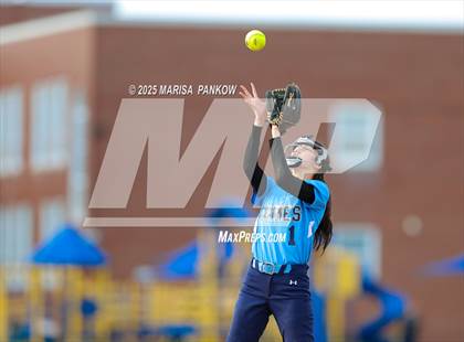 Thumbnail 3 in Bishop Grimes vs Cato-Meridian photogallery.