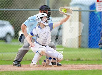 Thumbnail 2 in Bishop Grimes vs Cato-Meridian photogallery.