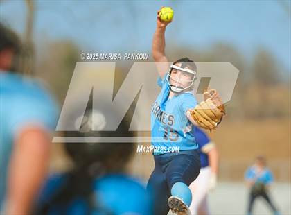Thumbnail 3 in Bishop Grimes vs Cato-Meridian photogallery.