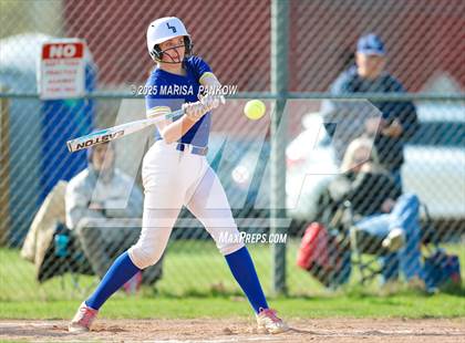 Thumbnail 3 in Bishop Grimes vs Cato-Meridian photogallery.