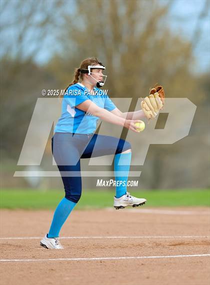 Thumbnail 3 in Bishop Grimes vs Cato-Meridian photogallery.