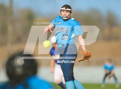 Thumbnail 1 in Bishop Grimes vs Cato-Meridian photogallery.