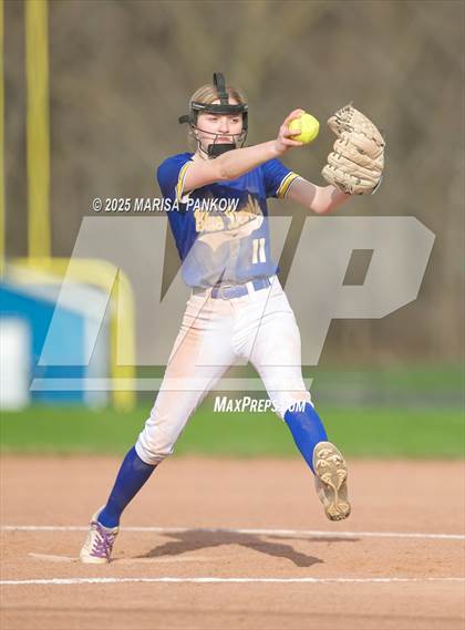 Thumbnail 3 in Bishop Grimes vs Cato-Meridian photogallery.