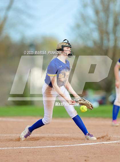 Thumbnail 3 in Bishop Grimes vs Cato-Meridian photogallery.