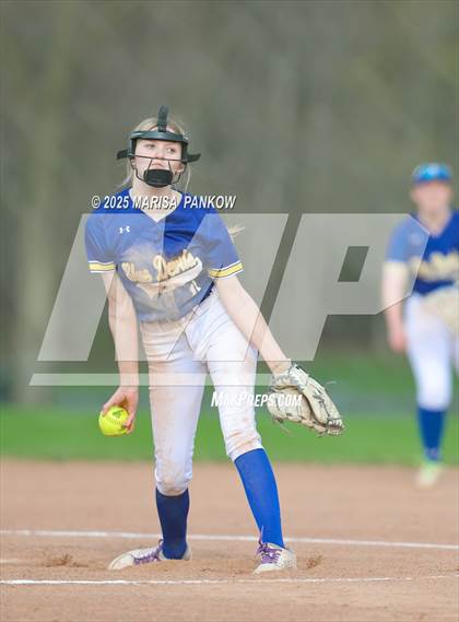 Thumbnail 3 in Bishop Grimes vs Cato-Meridian photogallery.