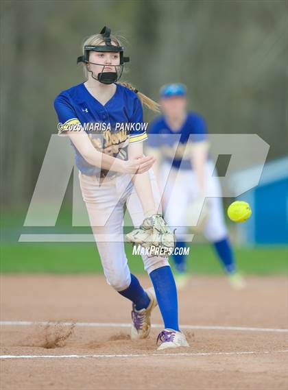 Thumbnail 2 in Bishop Grimes vs Cato-Meridian photogallery.