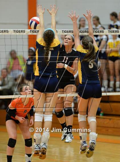 Thumbnail 2 in Neuqua Valley @ Wheaton-Warrenville South photogallery.