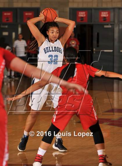 Thumbnail 3 in Centennial @ Mater Dei (Nike Extravaganza) photogallery.