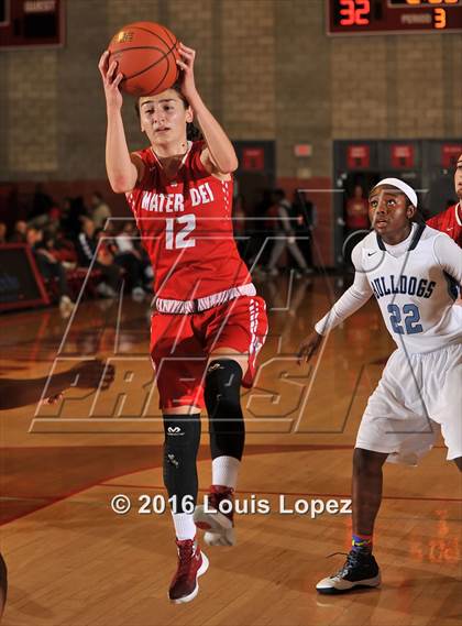 Thumbnail 2 in Centennial @ Mater Dei (Nike Extravaganza) photogallery.