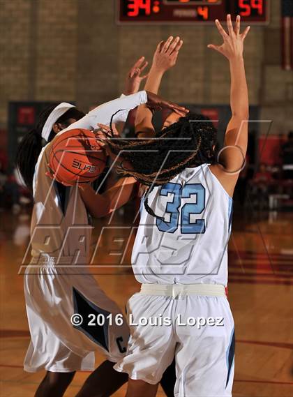 Thumbnail 3 in Centennial @ Mater Dei (Nike Extravaganza) photogallery.