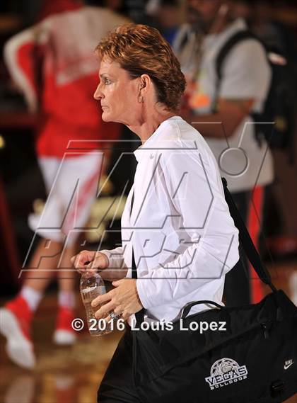 Thumbnail 1 in Centennial @ Mater Dei (Nike Extravaganza) photogallery.