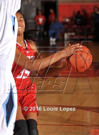 Thumbnail 3 in Centennial @ Mater Dei (Nike Extravaganza) photogallery.