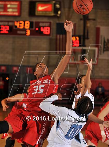 Thumbnail 2 in Centennial @ Mater Dei (Nike Extravaganza) photogallery.