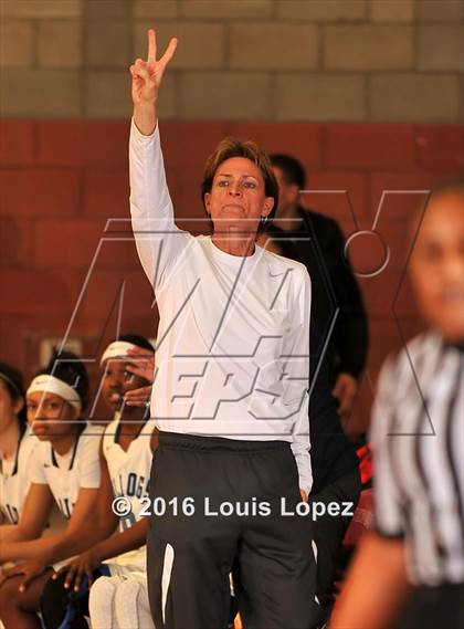 Thumbnail 2 in Centennial @ Mater Dei (Nike Extravaganza) photogallery.