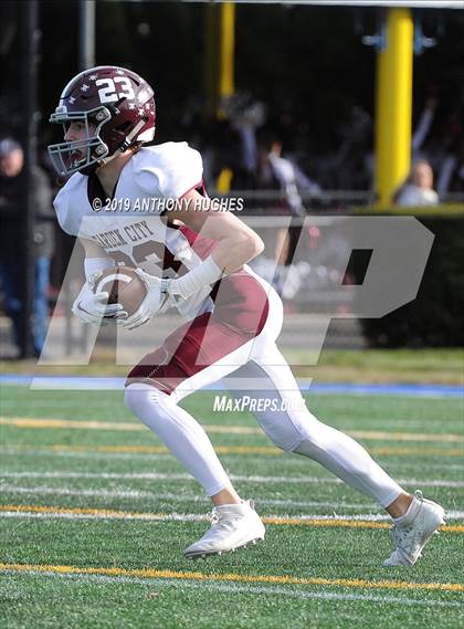 Thumbnail 3 in Garden City vs. MacArthur (Secrtion 8 Nassau County Conference II Championship) photogallery.