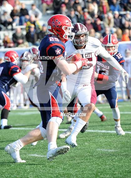 Thumbnail 1 in Garden City vs. MacArthur (Secrtion 8 Nassau County Conference II Championship) photogallery.