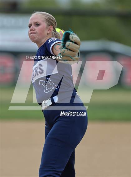 Thumbnail 1 in Cherokee Trail @ Eaglecrest photogallery.