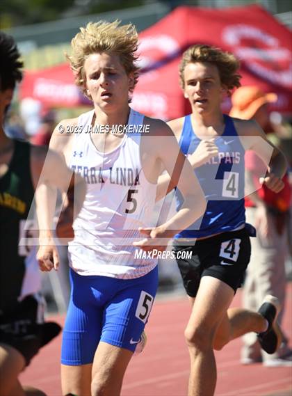 Thumbnail 1 in MCAL Preliminary Finals (1600 Meter) photogallery.