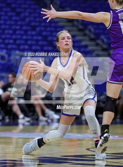 Thumbnail 2 in Huckabay vs. Irion County (UIL 1A Basketball State Semifinal) photogallery.