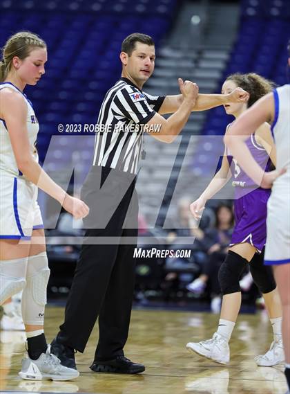 Thumbnail 1 in Huckabay vs. Irion County (UIL 1A Basketball State Semifinal) photogallery.