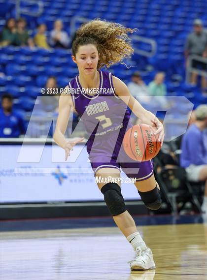 Thumbnail 2 in Huckabay vs. Irion County (UIL 1A Basketball State Semifinal) photogallery.