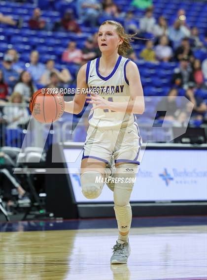 Thumbnail 3 in Huckabay vs. Irion County (UIL 1A Basketball State Semifinal) photogallery.