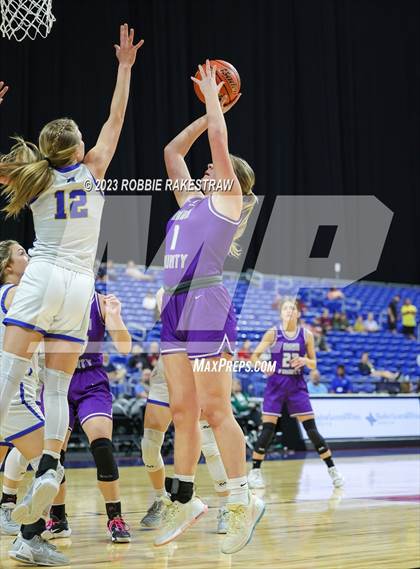 Thumbnail 1 in Huckabay vs. Irion County (UIL 1A Basketball State Semifinal) photogallery.