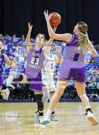 Thumbnail 3 in Huckabay vs. Irion County (UIL 1A Basketball State Semifinal) photogallery.