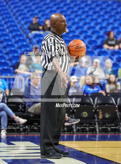 Thumbnail 3 in Huckabay vs. Irion County (UIL 1A Basketball State Semifinal) photogallery.