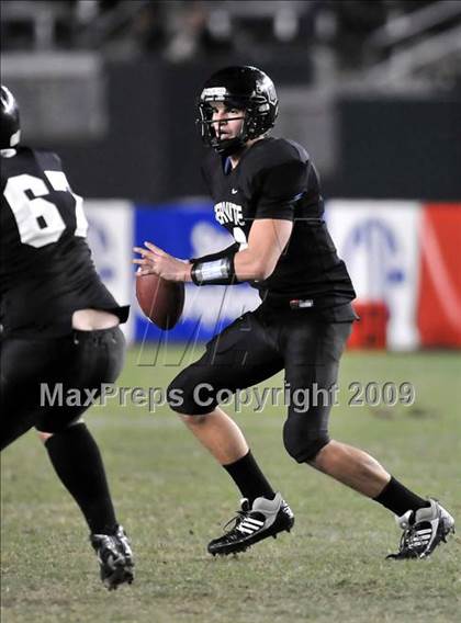 Thumbnail 1 in Rocklin vs. Servite (CIF State D2 Final) photogallery.
