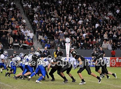 Thumbnail 2 in Rocklin vs. Servite (CIF State D2 Final) photogallery.
