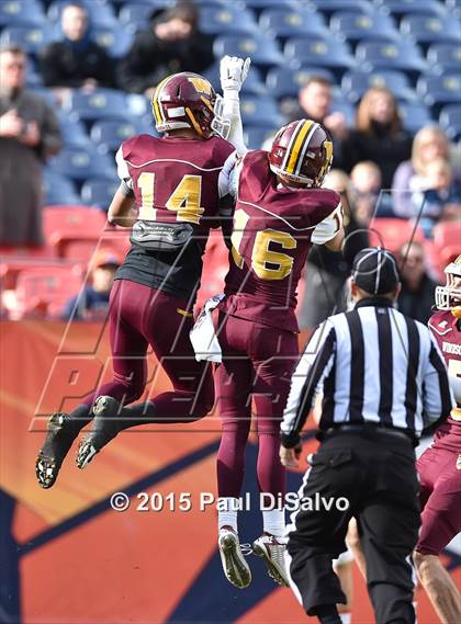 Thumbnail 3 in Windsor vs. Loveland (CHSAA 4A State Final) photogallery.