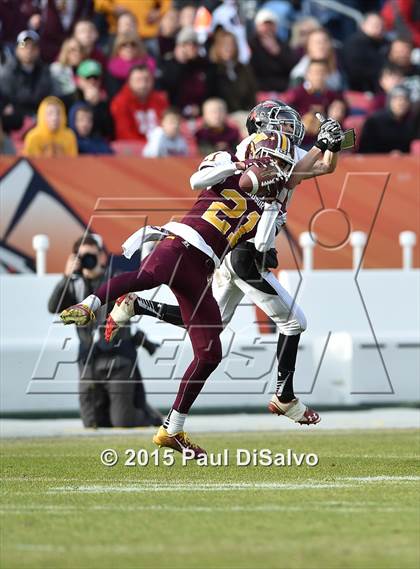 Thumbnail 3 in Windsor vs. Loveland (CHSAA 4A State Final) photogallery.