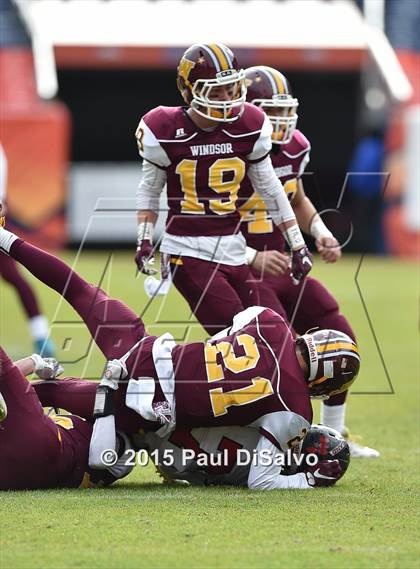 Thumbnail 1 in Windsor vs. Loveland (CHSAA 4A State Final) photogallery.