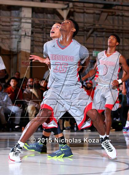 Thumbnail 3 in Bishop Montgomery vs. Redondo Union (Jordan Take Flight Challenge) photogallery.